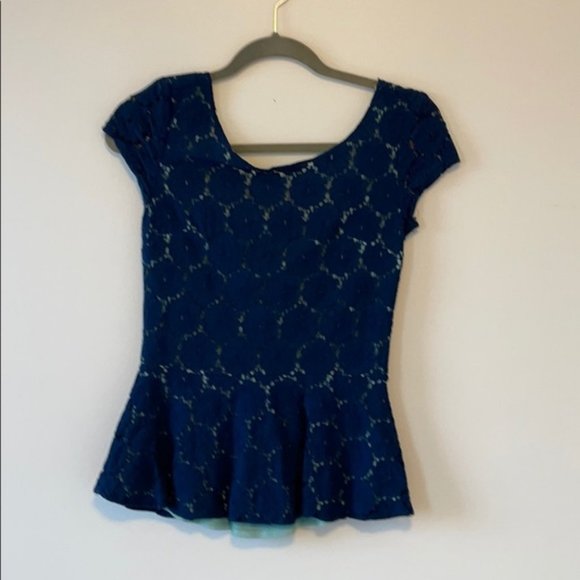 Navy + Seafoam Lace Top w/ Peplum - Picture 4 of 4